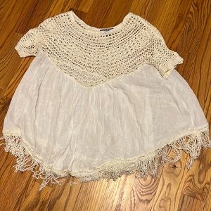 🌀 Selfie Couture by Trendology off white top with so much detail and fringe